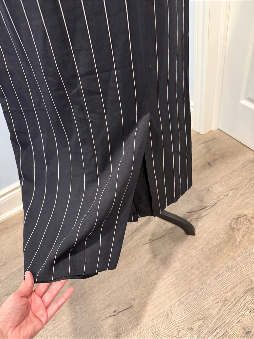 Vintage Black Pinstripe Midi Skirt with Slim Silhouette - Picture 2 of 6